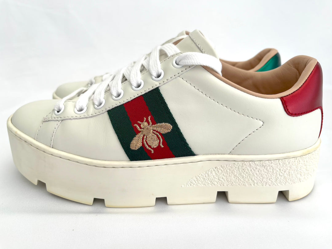 Gucci ladies 2025 bee trainers