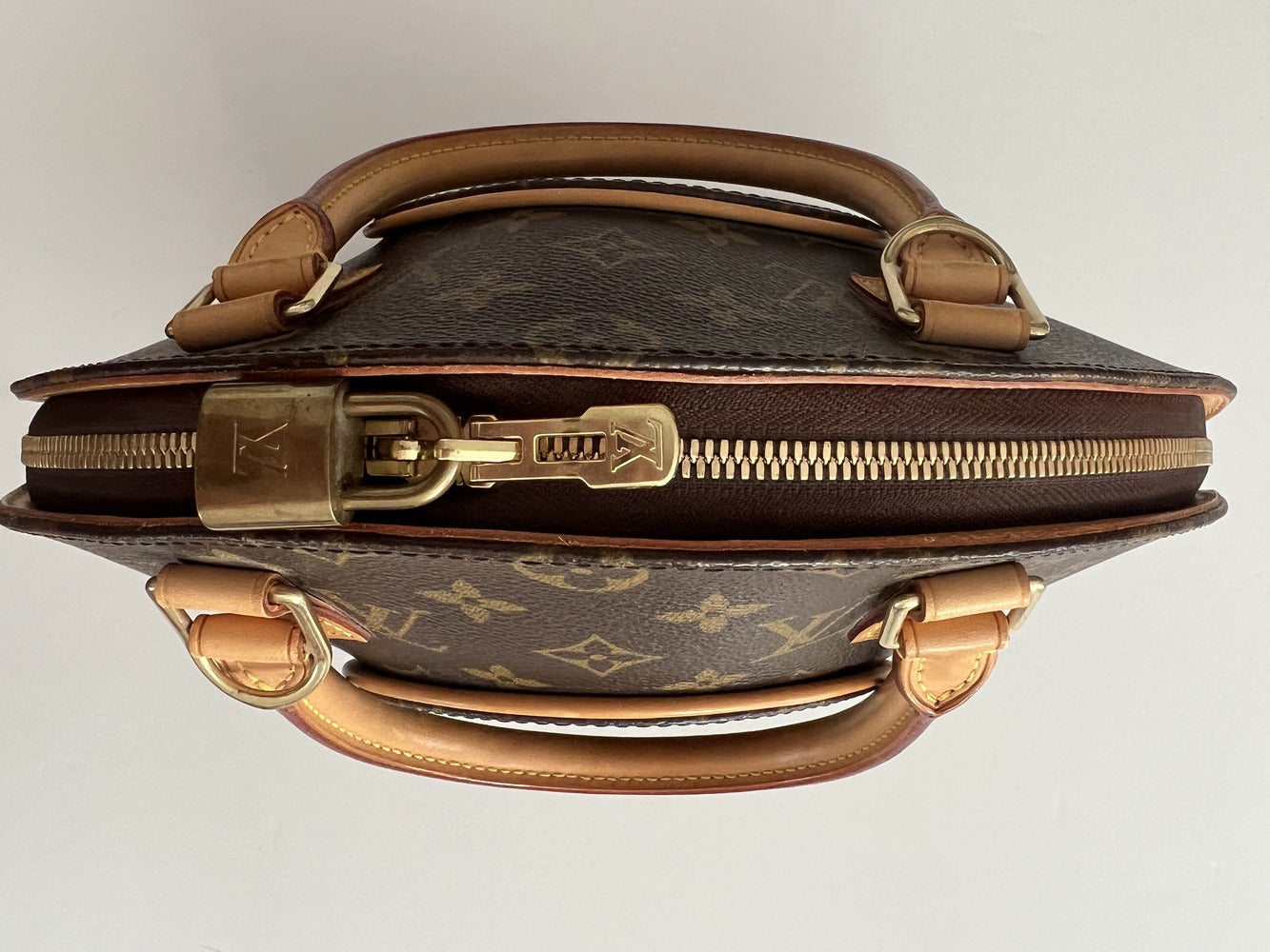 Ellipse cloth handbag Louis Vuitton Brown in Cloth - 23490687